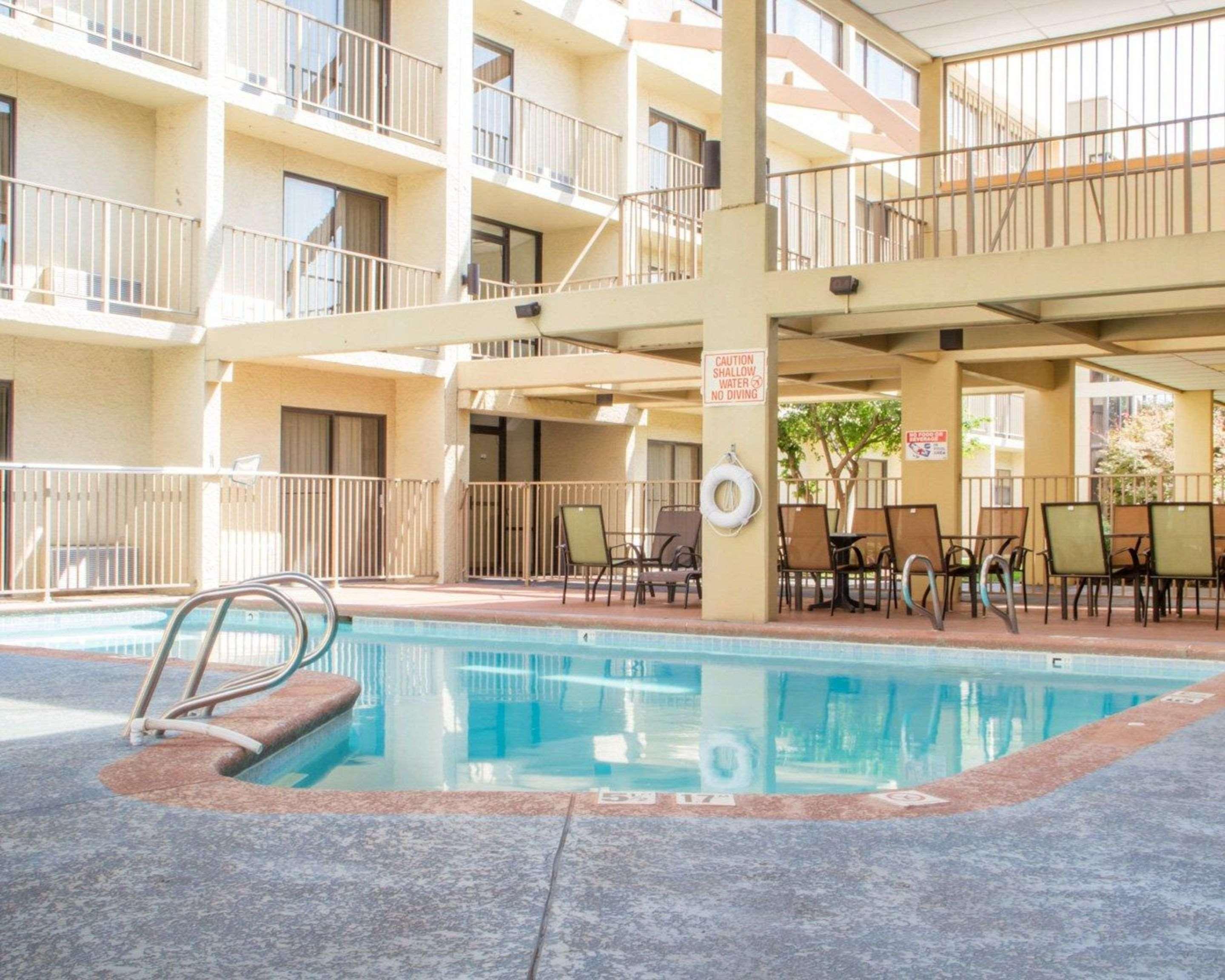 Econo Lodge Broken Arrow-Tulsa Εξωτερικό φωτογραφία